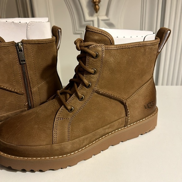 NWB NEVER WORN UGG chukkas Women’s - Picture 2 of 6